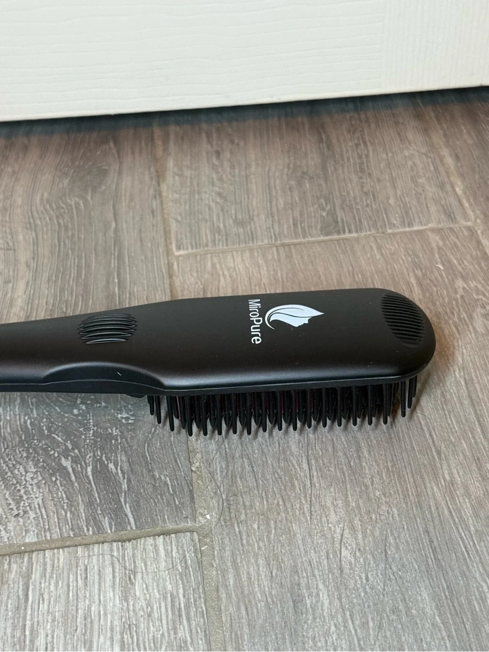 EUC Miro Pure Ionic Hair Straightener Brush